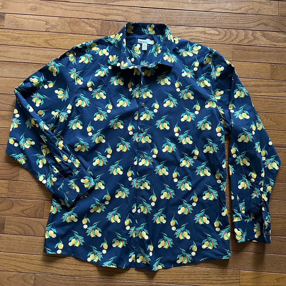 Bar III lemon button down